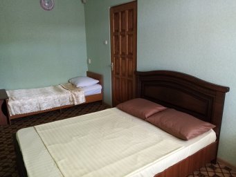 Трёхместный "Люкс" в гостевом доме "Море"