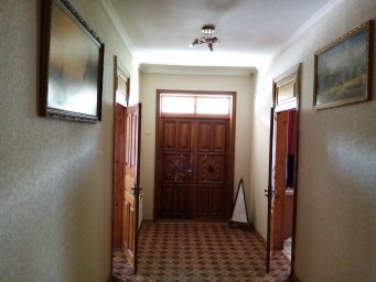 Коридор с выходом на террасу с видом на море
